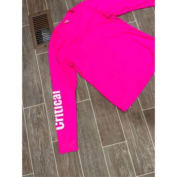 Hot pink shirt critical care. Sport tech. Medium long sleeve - Picture 4 of 15